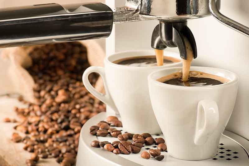 Hjemmebrygning af Espresso: En guide til at lave den perfekte espresso derhjemme.